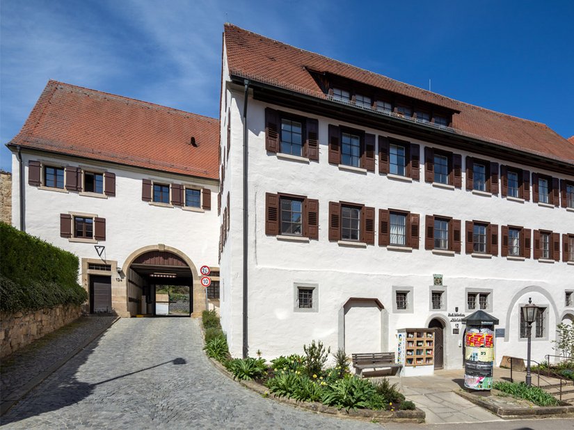 Das Bauwerk war Teil des mittelalterlichen Befestigungsrings aus Doppelmauern, Gräben und rundem Zwingerturm, der Rottenburg bis 1779 umgab.