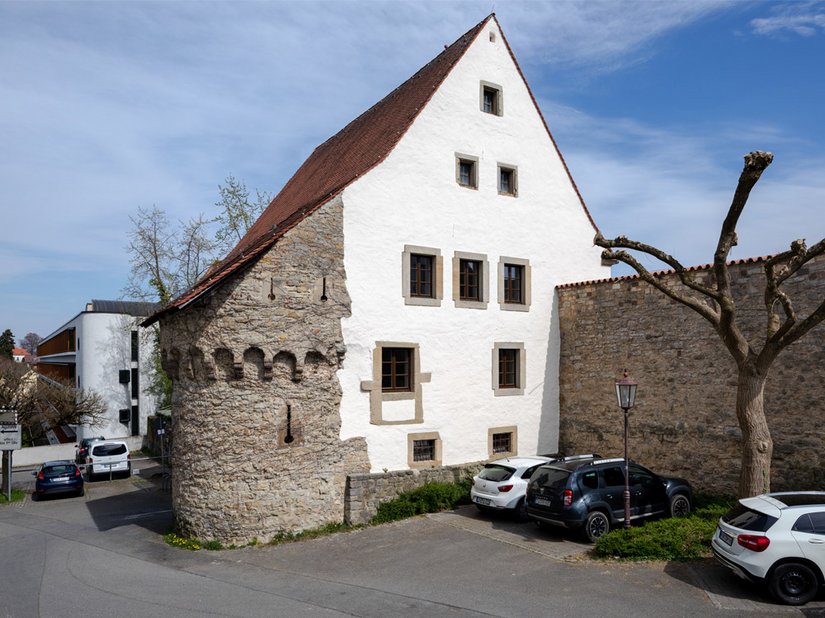 Auf der Rückseite des Kulturamts zeugen Reste der alten Stadtmauer von dem mittelalterlichen Befestigungsring, der Rottenburg einst umgab.