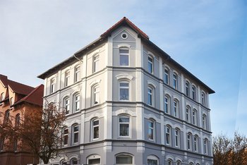 <p>Eine Fassade mit neuem Farbkleid: Diesem Gründerzeithaus haben Jens Anhalt und Michael Möhle einen frischen Anstrich verpasst</p>