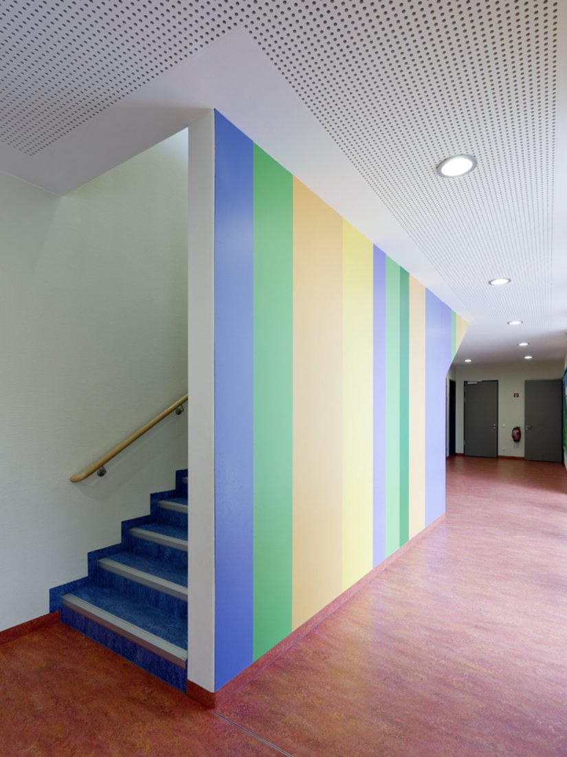 <p>Wandgestaltungen geben dem Raum eine gewisse Dynamik und wirken gleichermaßen freundlich wie belebend.</p>