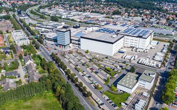 <p>Der Brillux Hauptsitz in Münster: Produktion von Lacken und Dispersionen</p>