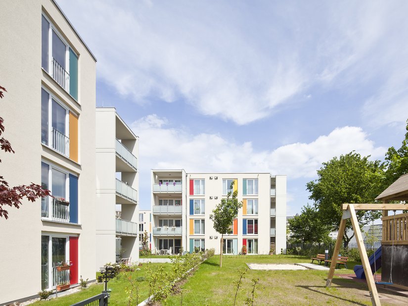 <p>Insgesamt 56 Einheiten mit Gartenanteil oder großen Balkonen, zwischen 45 und 82 m² groß, bietet der Wohnpark Rheinelbestraße in vier viergeschossigen Mehrfamilienhäusern.</p>