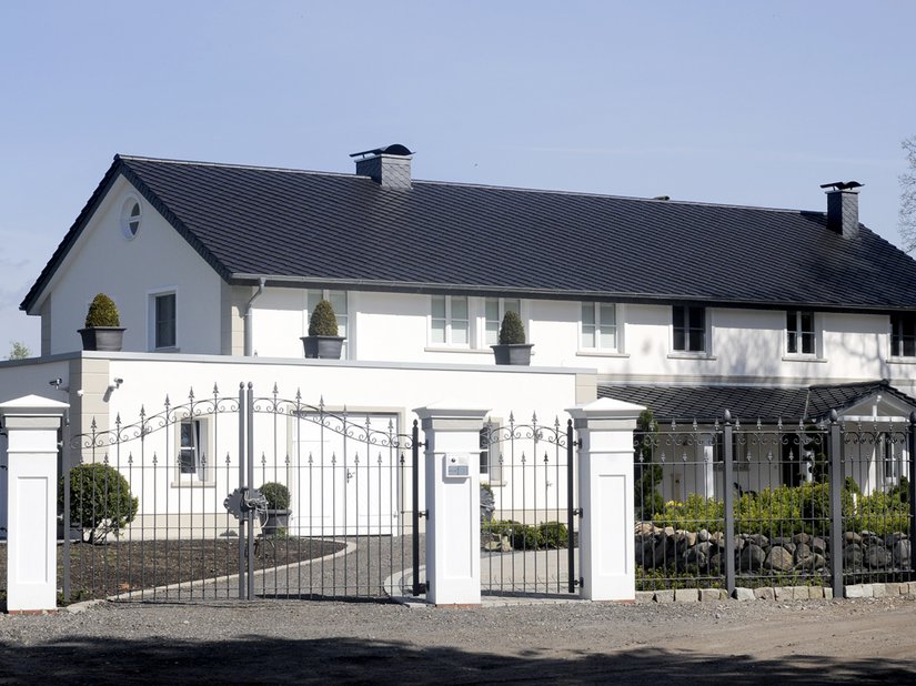 <p>Villencharakter statt schmuckloser Klinkerfassade – die Entwicklung eines Wohnhauses.</p>