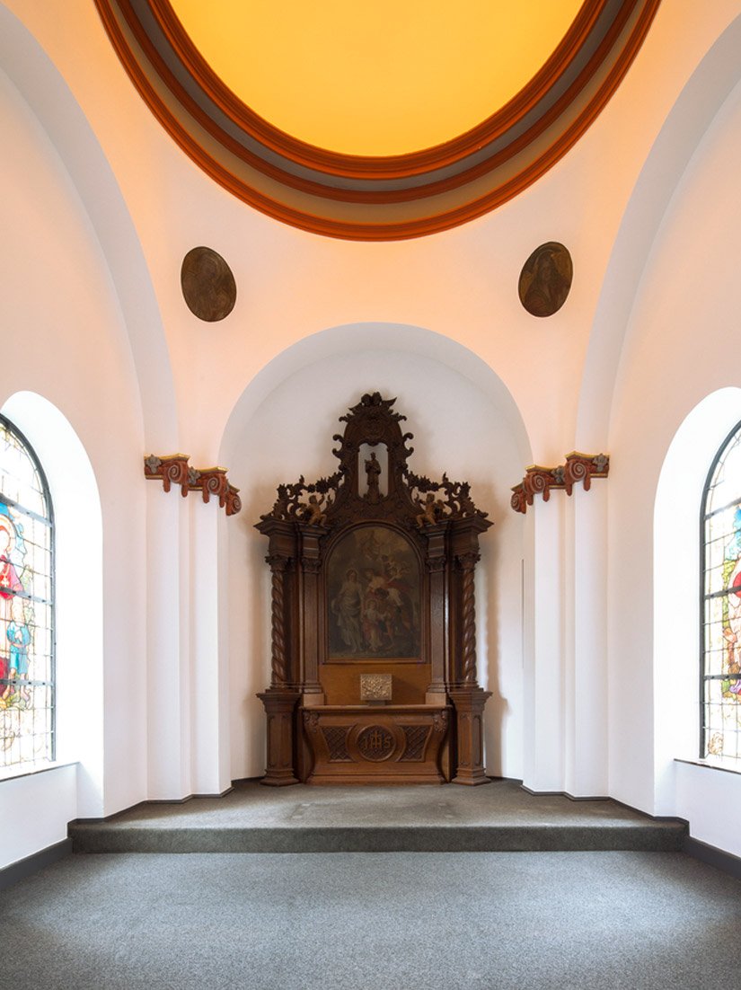 <p>Auch die Kapelle des Wasserschlosses strahlt nach der Renovierung in neuem Glanz.</p>