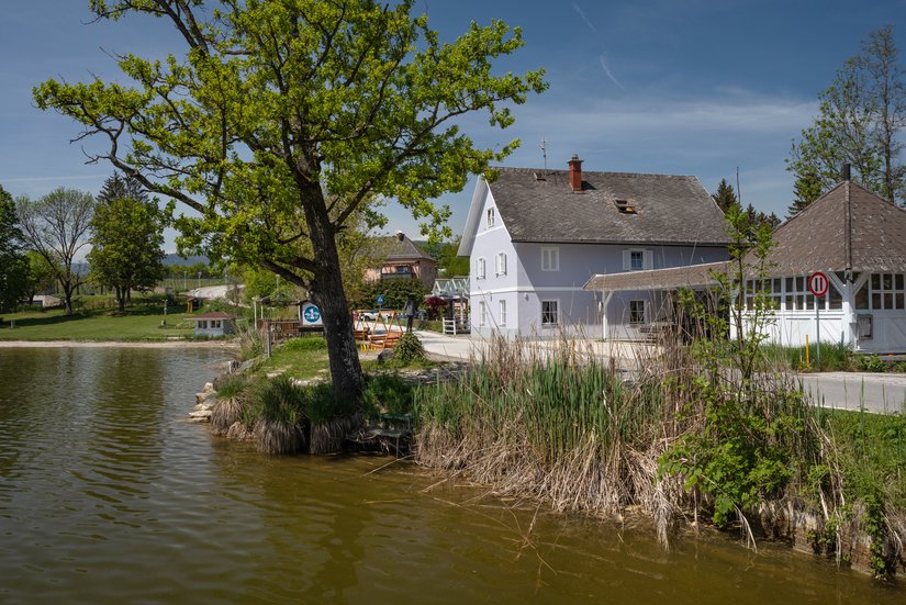 Das Gasthaus am Hörzendorfer See in St. Veit (Österreich) wurde außen und innen komplett renoviert.