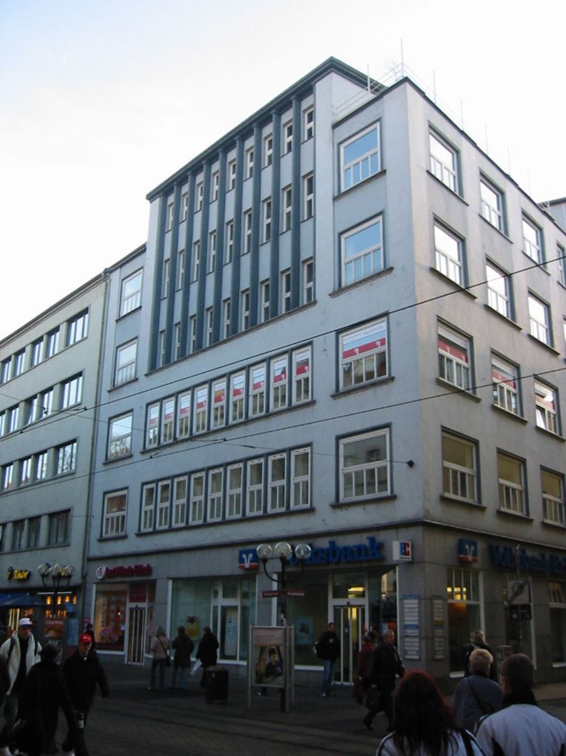 <p>Bestandsaufnahme des Objekts Bahnhofstraße 45 vor der Renovierung.</p>