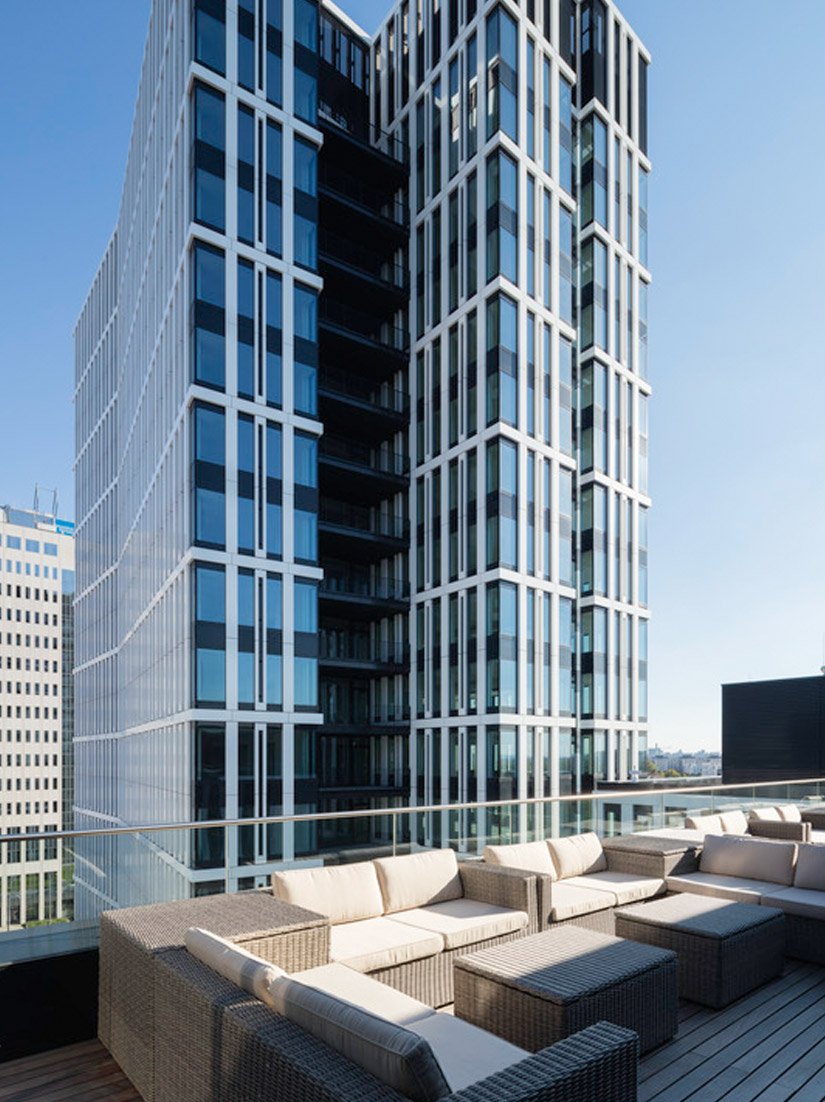 Die Dachterrasse ist eine der vielen attraktiven Außenflächen, die der Tower zu bieten hat. &nbsp;