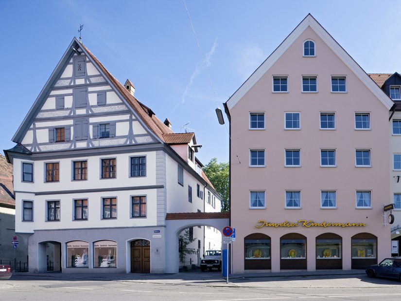 Fassade Hauptgebäude: 09.06.06, Bauzier, Bossenfassade Hauptgebäude: 60.06.15, Gesimse Hauptgebäude: 99.00.27, Absetzflächen Hauptgebäude, Mittelbau: 09.09.09, Fassade Nebengebäude: 15.09.15