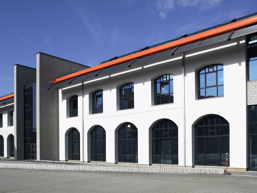<p>Aus einer alten Industriehalle aus dem Jahr 1900 gestaltete die von Schaewen-Gruppe ein neues Ausbildungszentrum für den Nachwuchs.</p>
