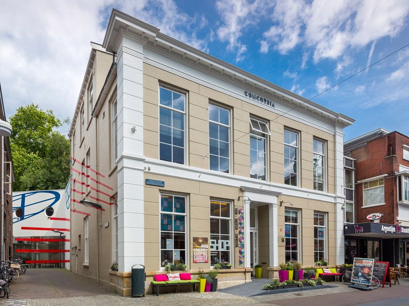 Das Concordia Film-Theater liegt mitten in der Einkaufsstraße von Enschede.