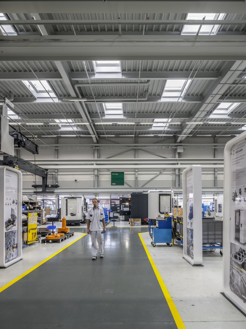 <p>Da sich tagsüber knapp 300 Mitarbeiter in den beiden Produktionshallen befinden, wurden wasserbasierte, geruchsarme Lacke verwendet.</p>