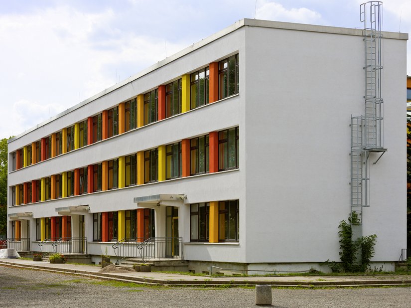<p>Die Form des Plattenbaus ist deutlich zu erkennen.</p>