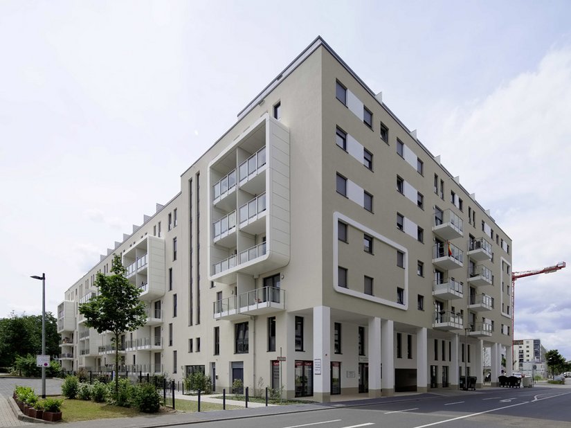 <p> Mit ihren ungewöhnlichen Fassadenapplikationen wirkt die Architektur des Philox futuristisch modern und erregt Aufmerksamkeit.</p>