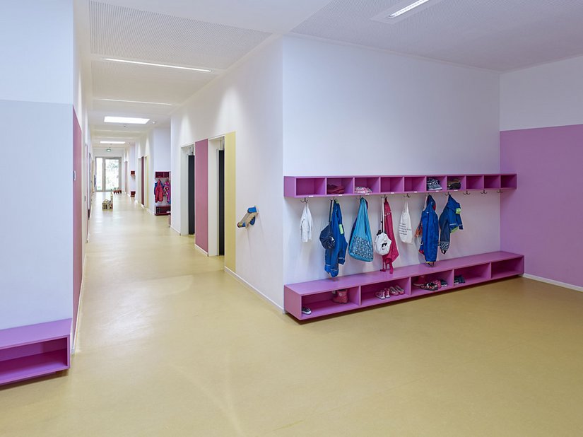 <p>Durch die Farbgestaltung wirken die Räume einladend und harmonisch.</p>