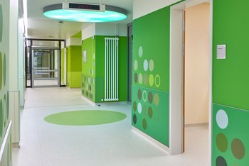 <p><a href="/service/referenzen/gesundheit-und-soziales/kinder-und-jugendkrankenhaus-hannover/" title="Kinder- und Jugendkrankenhaus, Hannover" class="internal-link">Kinder- und Jugendkrankenhaus "Auf der Bult", Hannover</a></p>