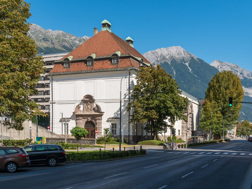 Unter anderem wurde die Fassade des neuen "Bücherspeichers“ gestrichen.