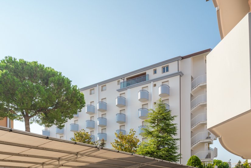 Mehr im Blick: Das Hotel Coppe gilt in der Region Jesolo als neues Referenzobjekt für die Leistungsfähigkeit der Brillux Produkte.