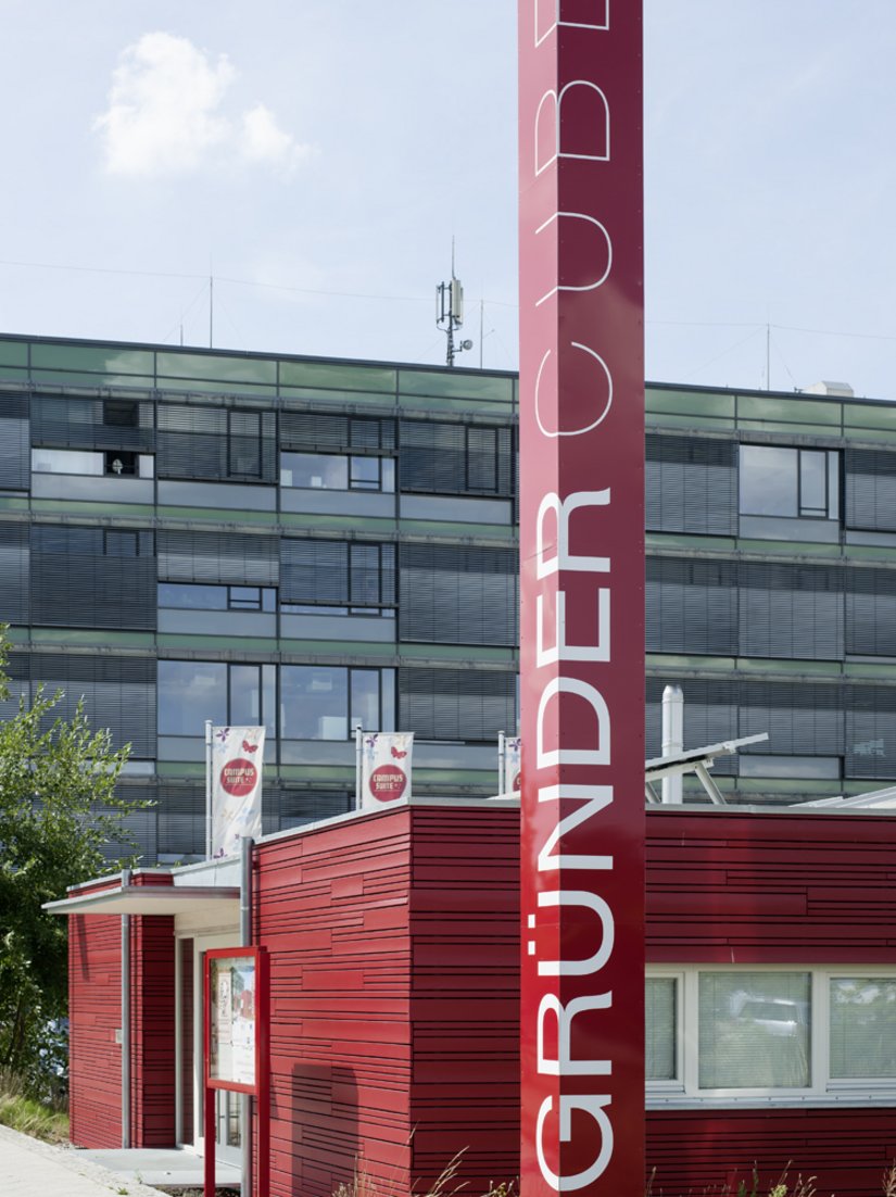 <p>Der GründerCube in Lübeck dient als Forum für Gründungsinteressierte aus dem studentischen Umfeld.</p>