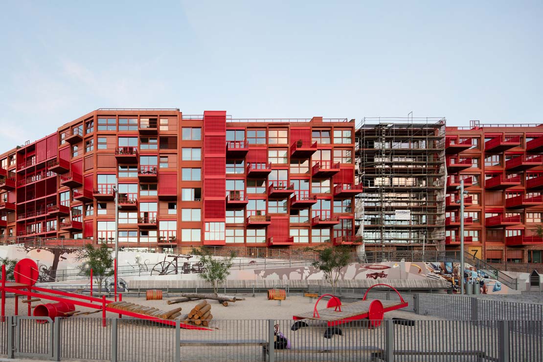 Tour 5: Zeitgenössischer Wohnungsbau in Kreuzberg Bustransfer und Spaziergang