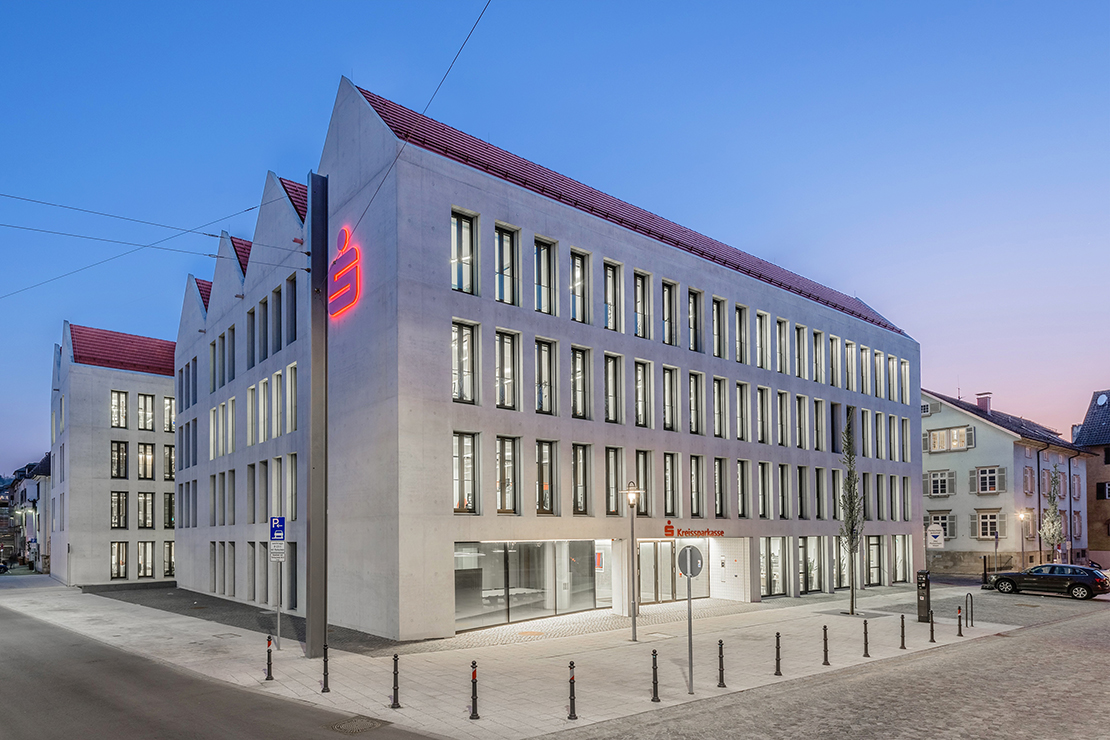 Verwaltungsgebäude Kreissparkasse (weinbrenner.single.arabzadeh Architekten, 2014–2016)